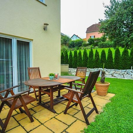 Ferienwohnung Regina Sankt Peter-Freienstein Bagian luar foto